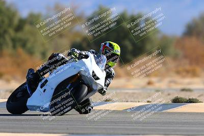 media/Jan-08-2022-SoCal Trackdays (Sat) [[1ec2777125]]/Turn 7 (1035am)/